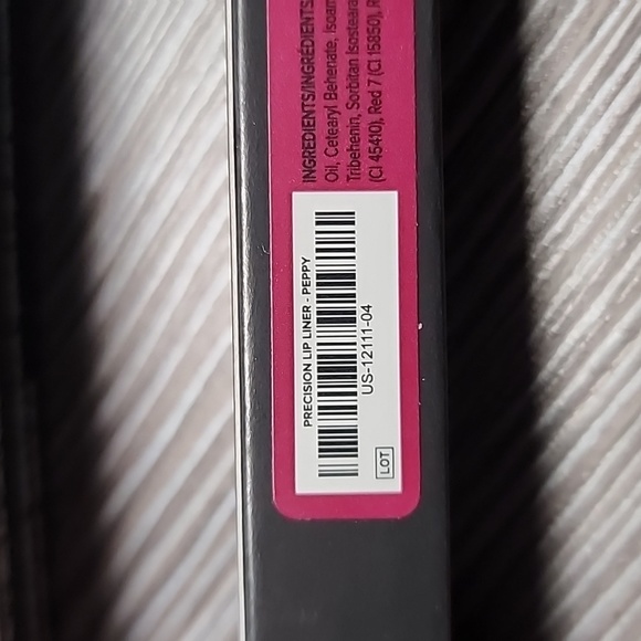 Younique lipliner and lipstick - Picture 3 of 3